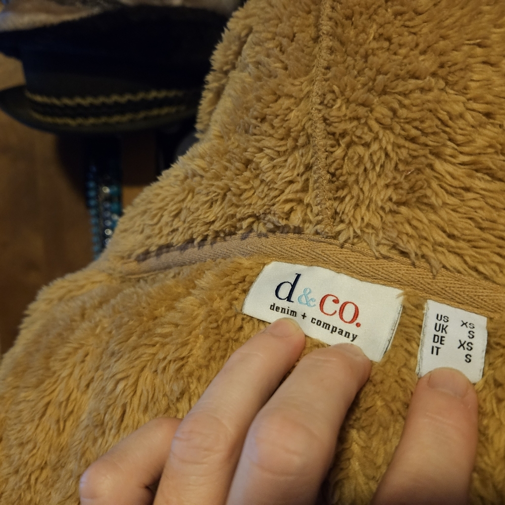 d&Co fuzzy hooded jacket XSMALL - Picture 7 of 11